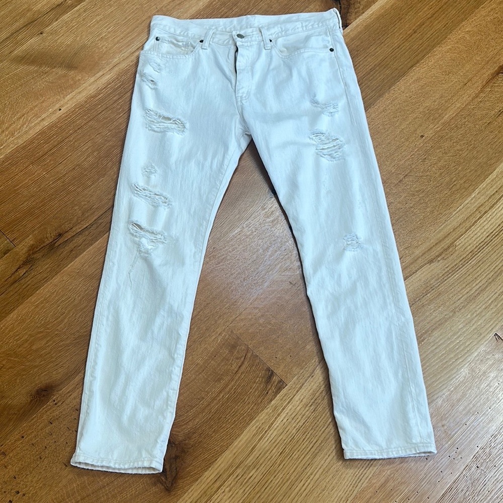 Boyfriend tattered jeans